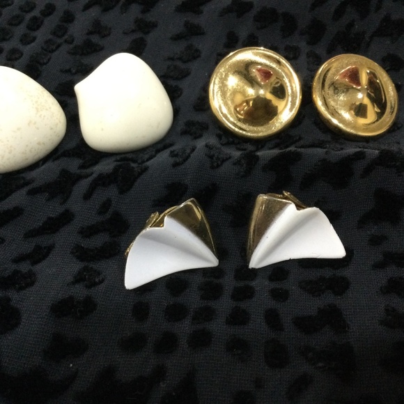 Vintage Monet earrings - Picture 1 of 3